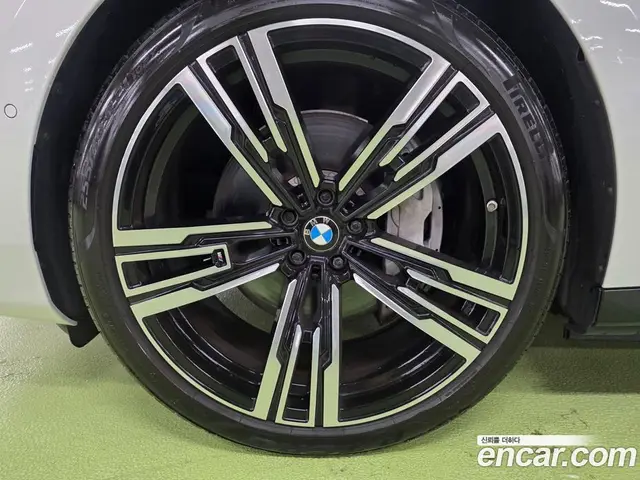 BMW i7 2023 0.3 автомат (гидро), миниатюра 8