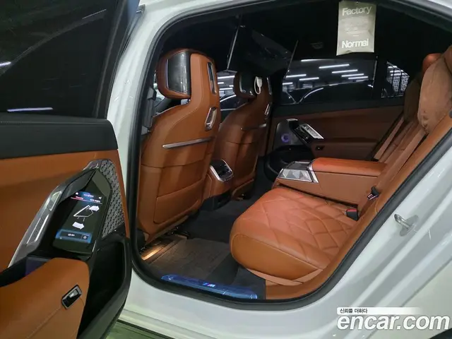 BMW i7 2023 0.3 автомат (гидро), миниатюра 9