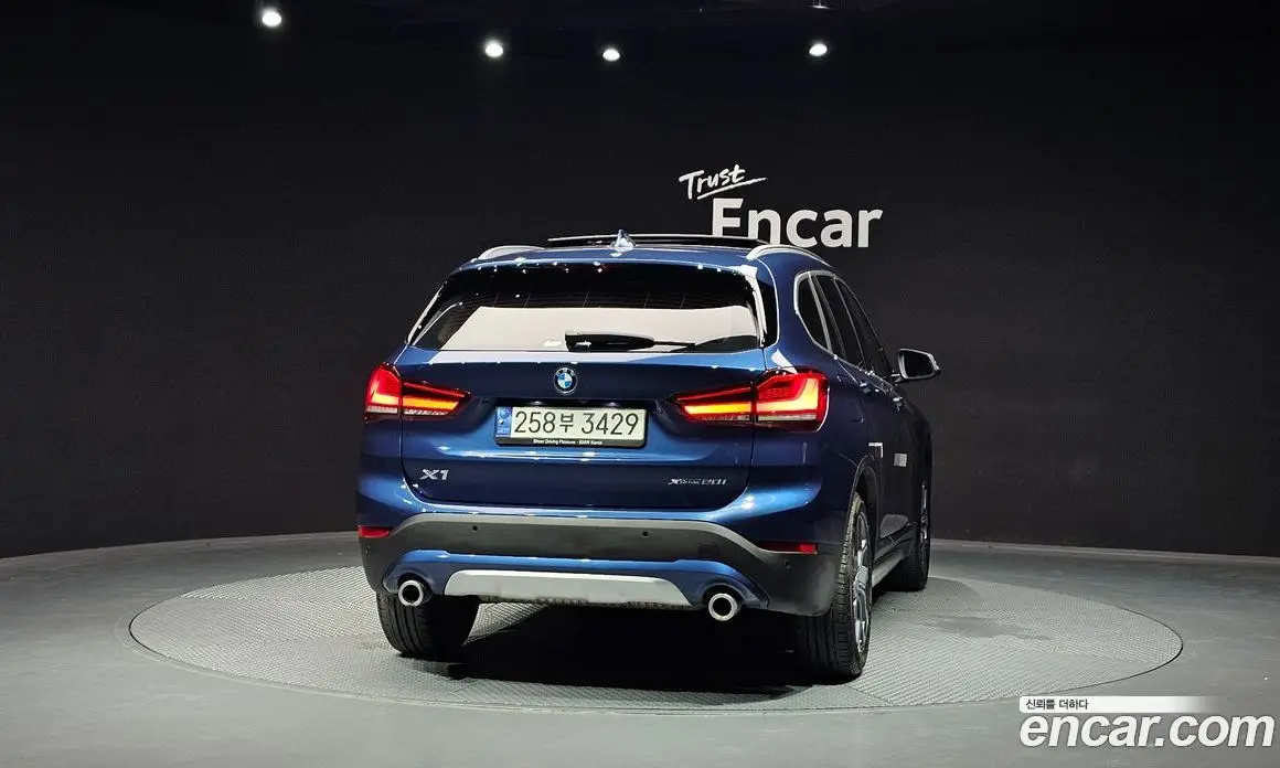 BMW X1 2021 2.0 автомат (гидро), фото 4