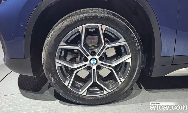 BMW X1 2021 2.0 автомат (гидро), миниатюра 5