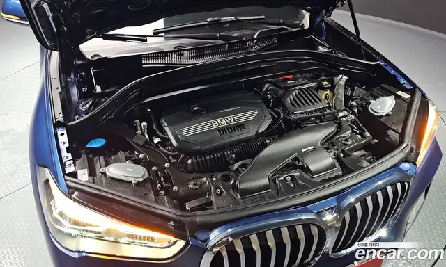 BMW X1 2021 2.0 автомат (гидро), миниатюра 6