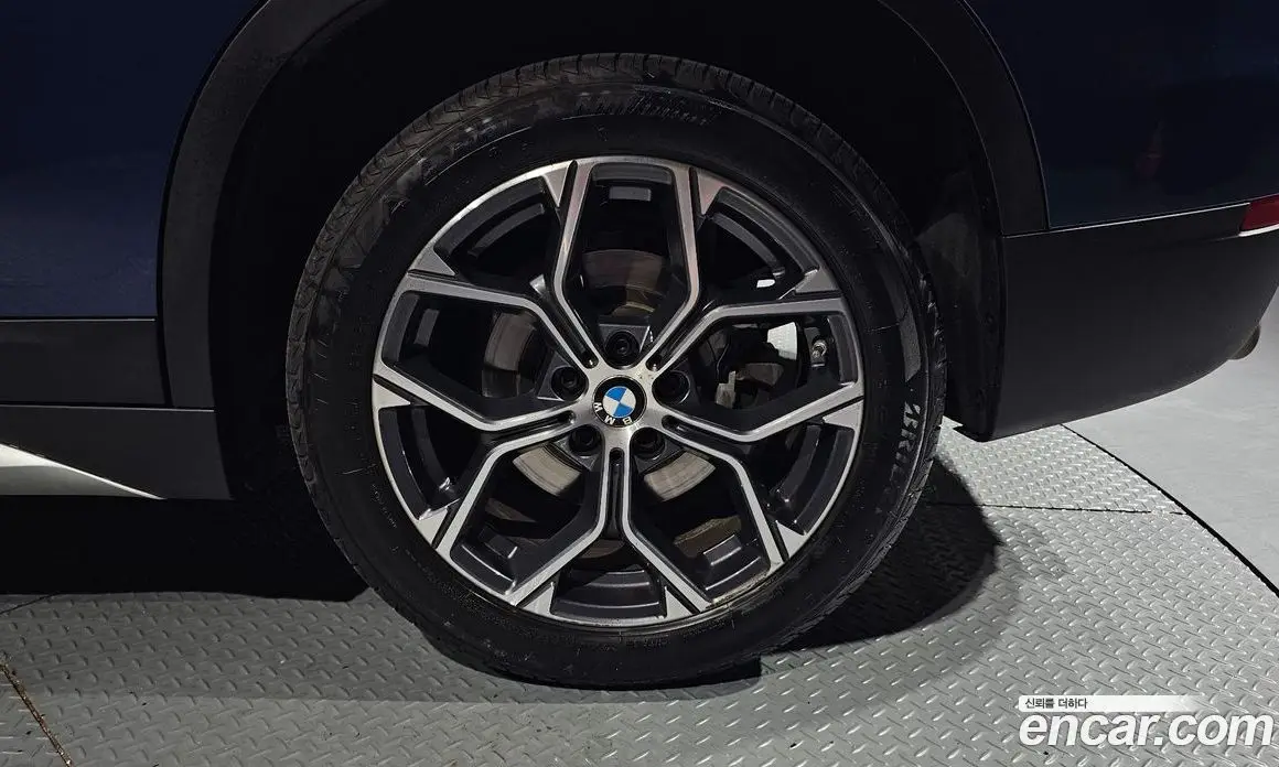BMW X1 2021 2.0 автомат (гидро), фото 7