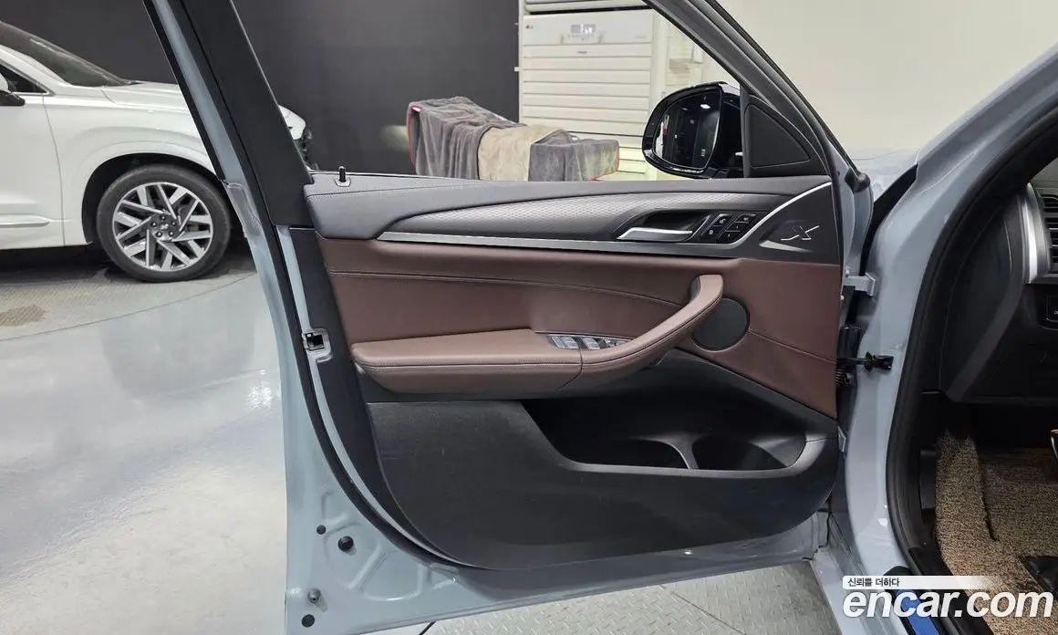 BMW X4 2024 2.0 автомат (гидро), фото 13