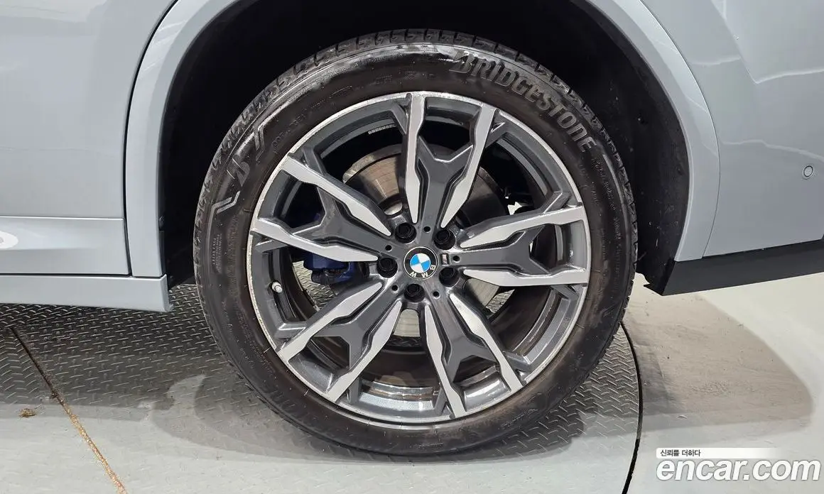 BMW X4 2024 2.0 автомат (гидро), фото 6