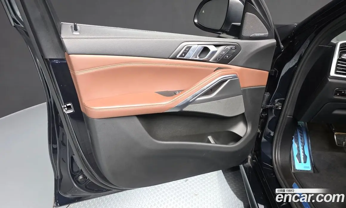 BMW X6 2023 3.0 автомат (гидро), фото 14