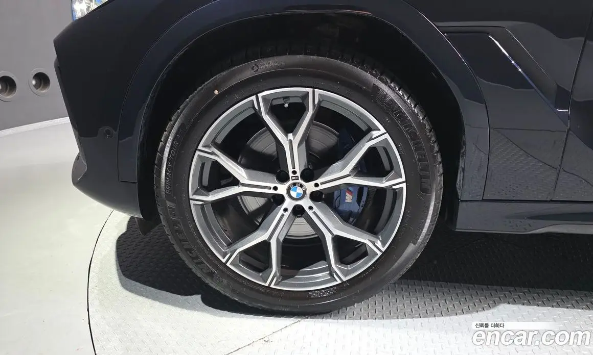 BMW X6 2023 3.0 автомат (гидро), фото 5