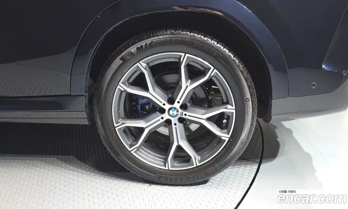 BMW X6 2023 3.0 автомат (гидро), фото 7