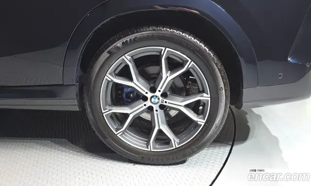 BMW X6 2023 3.0 автомат (гидро), миниатюра 7
