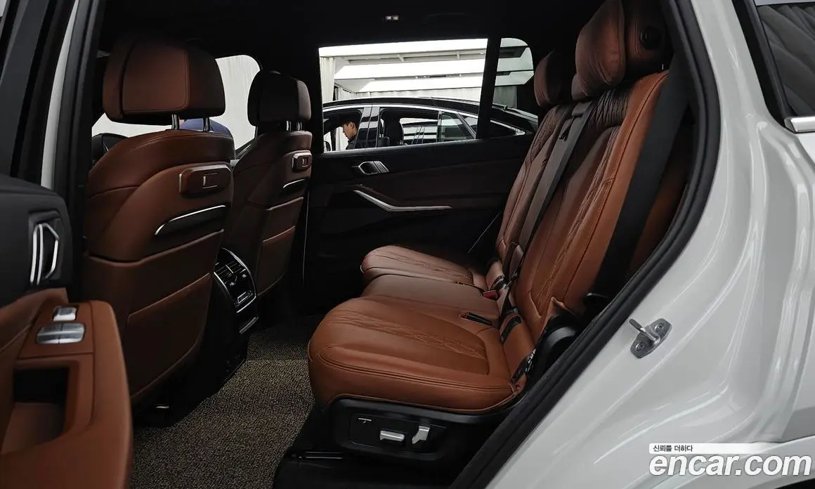 BMW X7 2024 3.0 автомат (гидро), фото 16