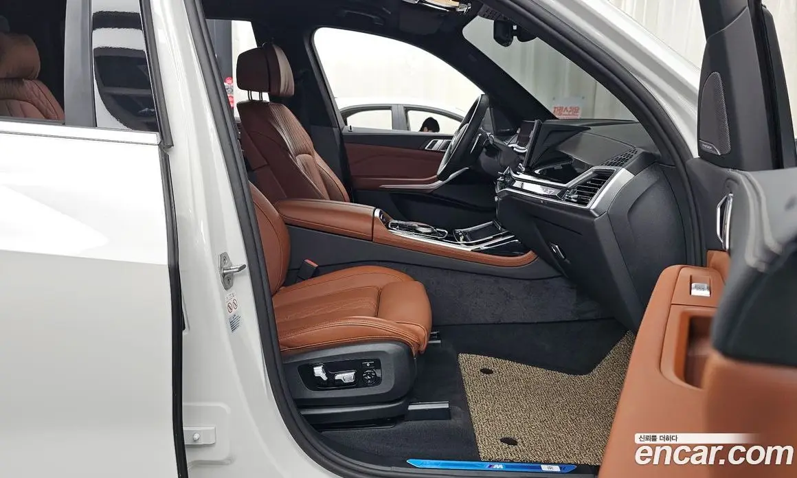 BMW X7 2024 3.0 автомат (гидро), фото 17
