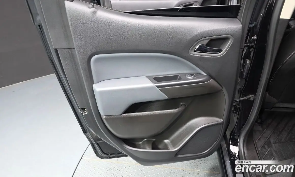 Chevrolet Colorado 2022 3.6 автомат (гидро), фото 15