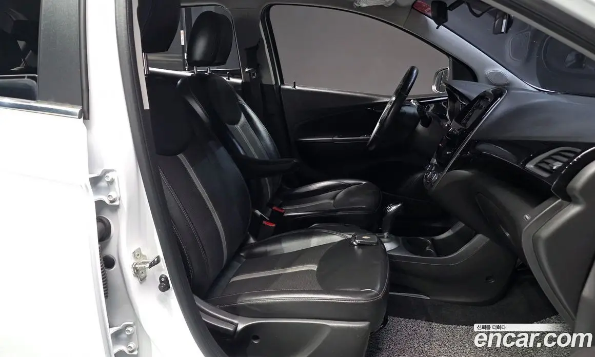 Chevrolet Spark 2019 1.0 автомат (гидро), фото 16 Chevrolet Spark 2019 1.0 автомат (гидро), фото 16