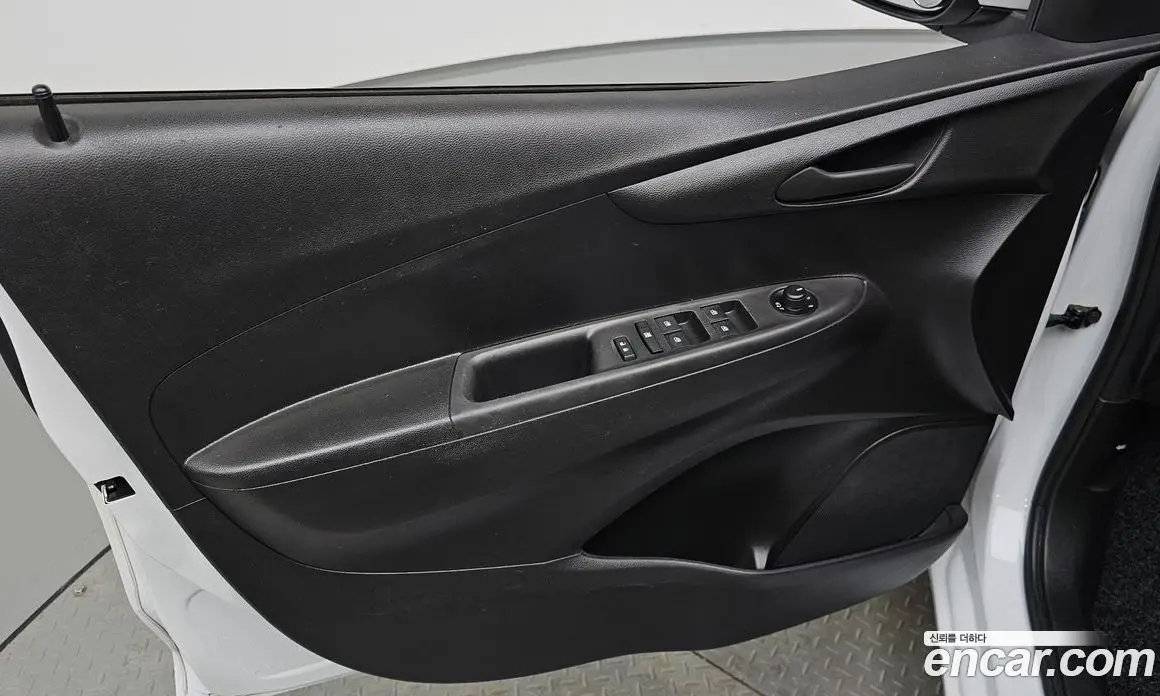 Chevrolet Spark 2019 1.0 автомат (гидро), фото 14