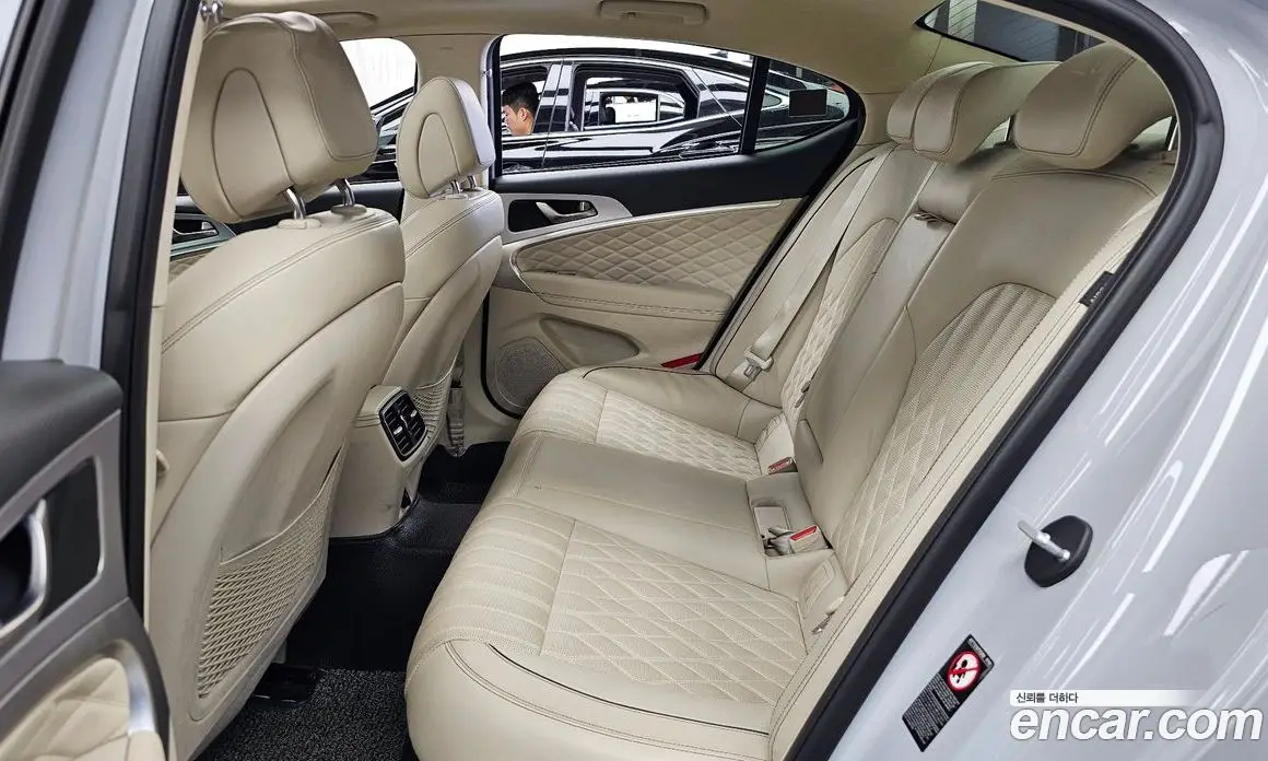 Genesis G70 2018 3.3 автомат (гидро), фото 16 Genesis G70 2018 3.3 автомат (гидро), фото 16