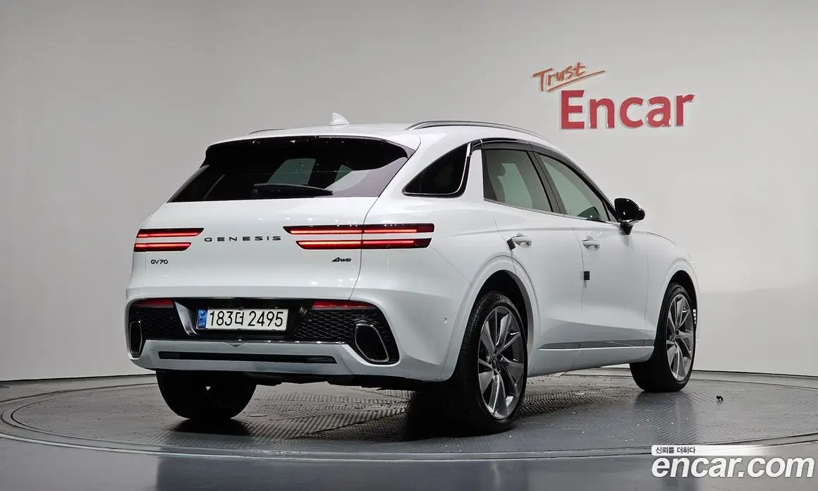Genesis GV70 2021 2.5 автомат (гидро), фото 1 Genesis GV70 2021 2.5 автомат (гидро), фото 1