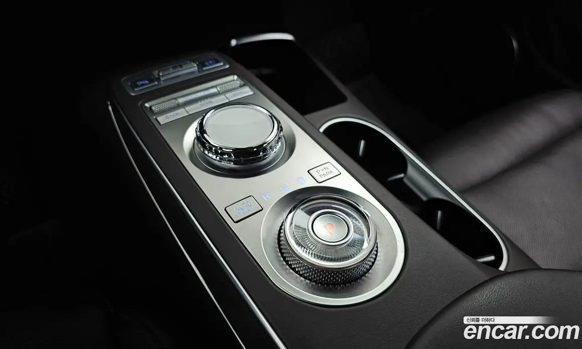 Genesis GV70 2021 2.5 автомат (гидро), фото 11 Genesis GV70 2021 2.5 автомат (гидро), фото 11