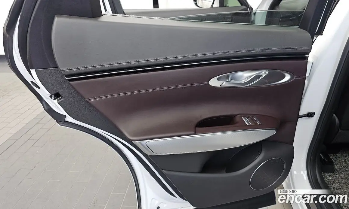 Genesis GV70 2021 2.5 автомат (гидро), фото 14 Genesis GV70 2021 2.5 автомат (гидро), фото 14