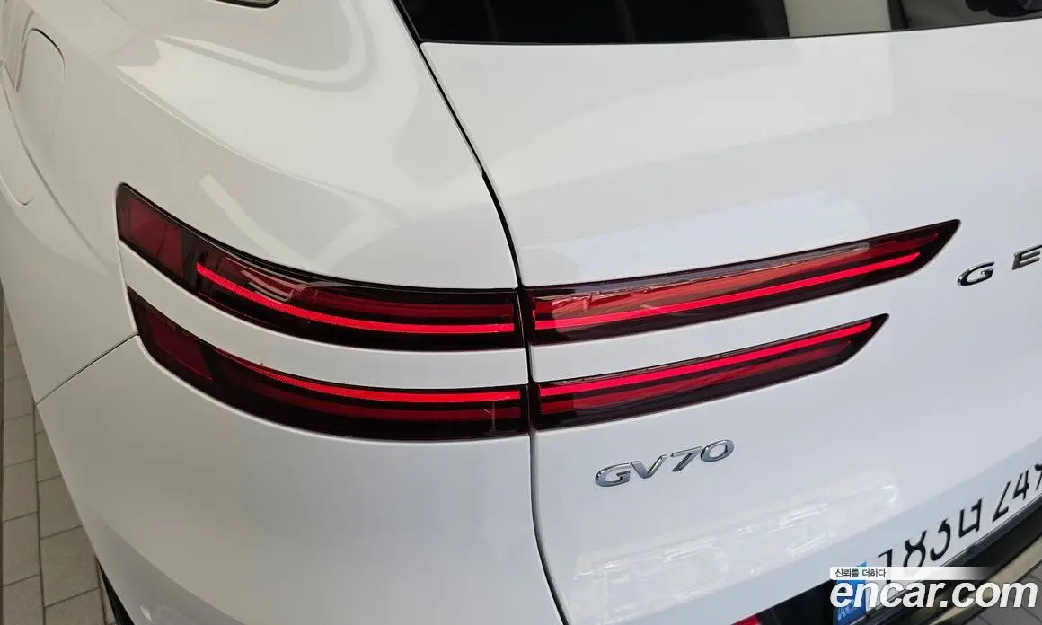 Genesis GV70 2021 2.5 автомат (гидро), фото 8 Genesis GV70 2021 2.5 автомат (гидро), фото 8