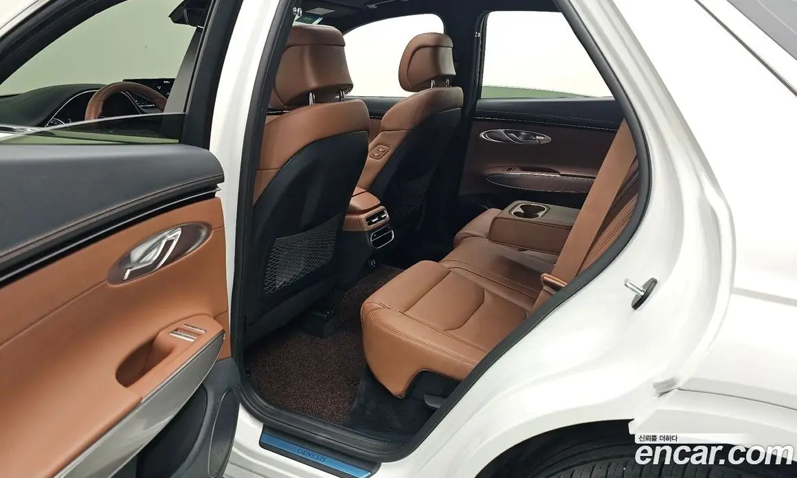 Genesis GV70 2023 2.5 автомат (гидро), фото 15 Genesis GV70 2023 2.5 автомат (гидро), фото 15