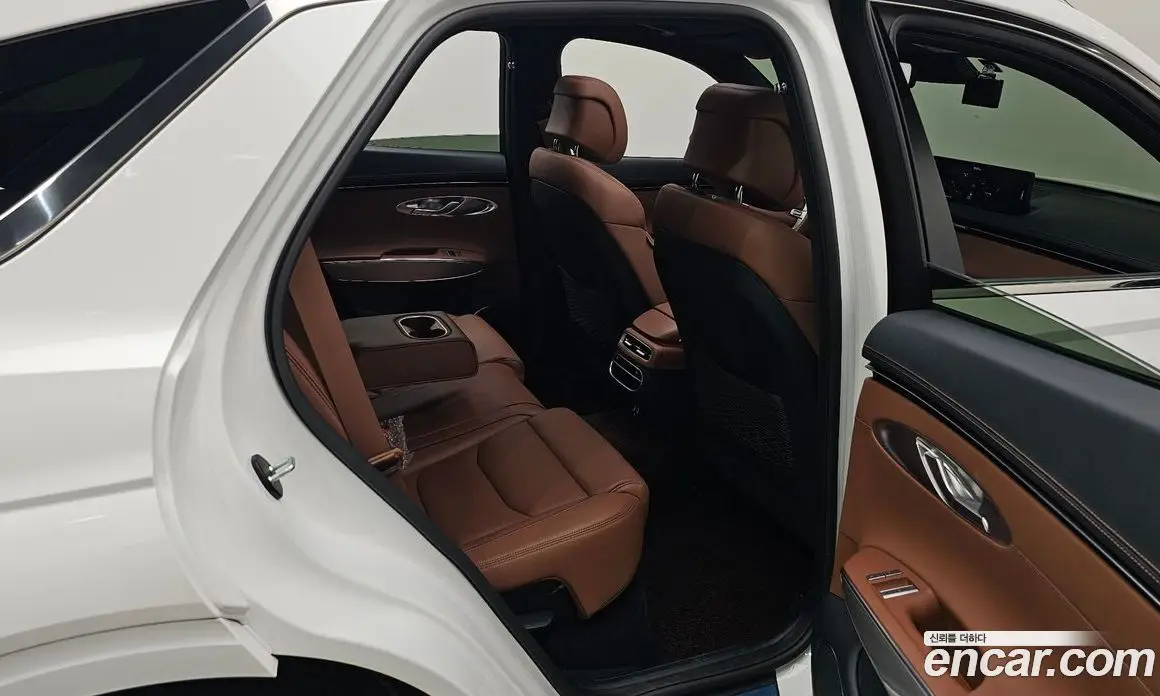 Genesis GV70 2023 2.5 автомат (гидро), фото 17 Genesis GV70 2023 2.5 автомат (гидро), фото 17