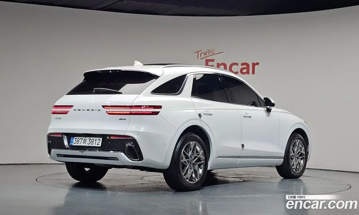 Genesis GV70 2023 2.5 автомат (гидро), фото 1 Genesis GV70 2023 2.5 автомат (гидро), фото 1