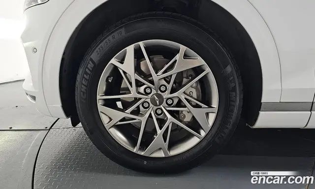 Genesis GV70 2023 2.5 автомат (гидро), миниатюра 4 Genesis GV70 2023 2.5 автомат (гидро), миниатюра 4