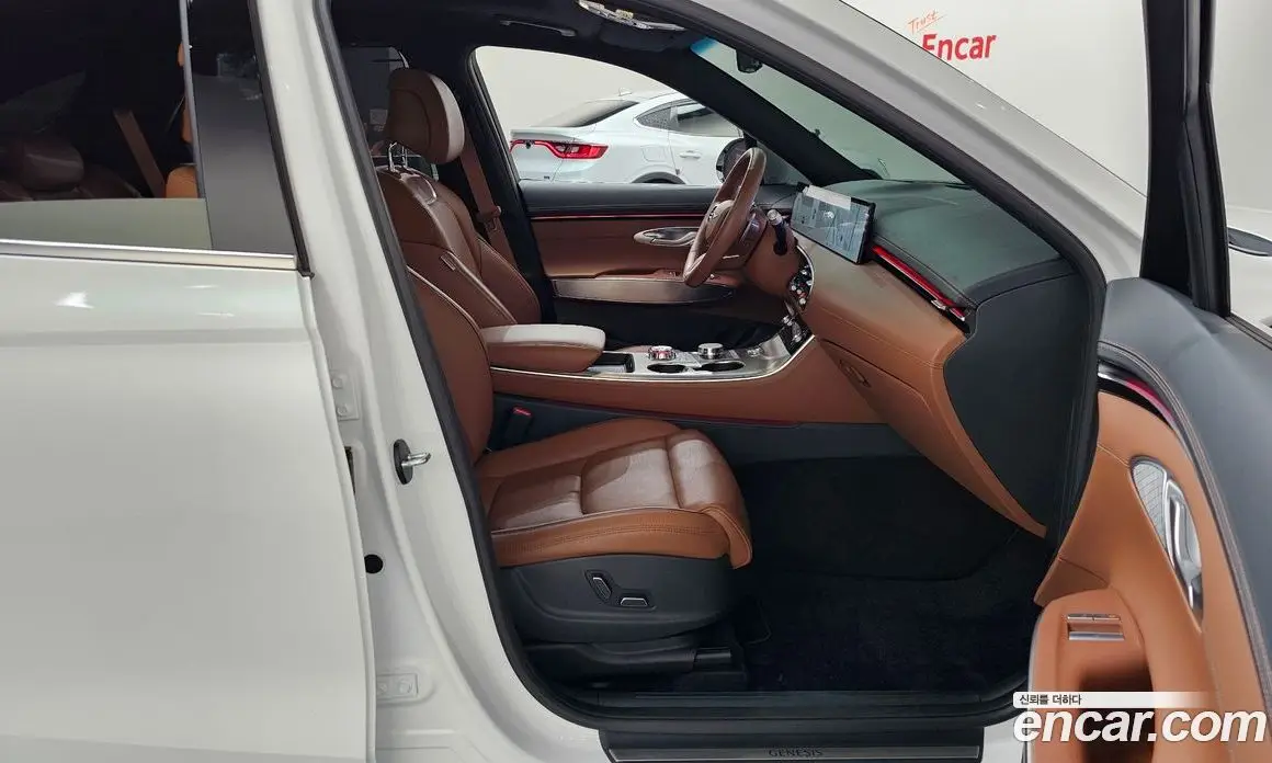 Genesis GV70 2024 2.5 автомат (гидро), фото 15 Genesis GV70 2024 2.5 автомат (гидро), фото 15