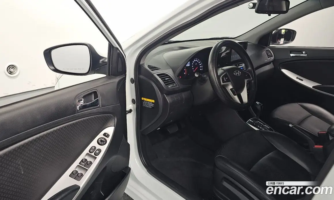 Hyundai Accent 2012 1.4 автомат (гидро), фото 12