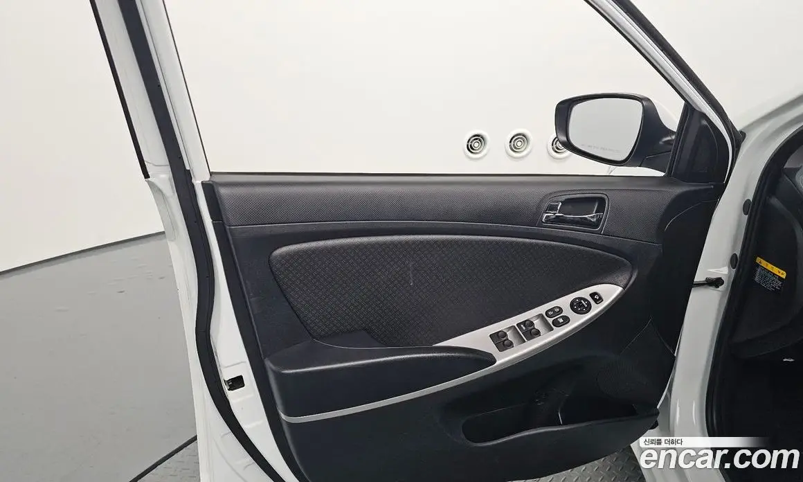 Hyundai Accent 2012 1.4 автомат (гидро), фото 13
