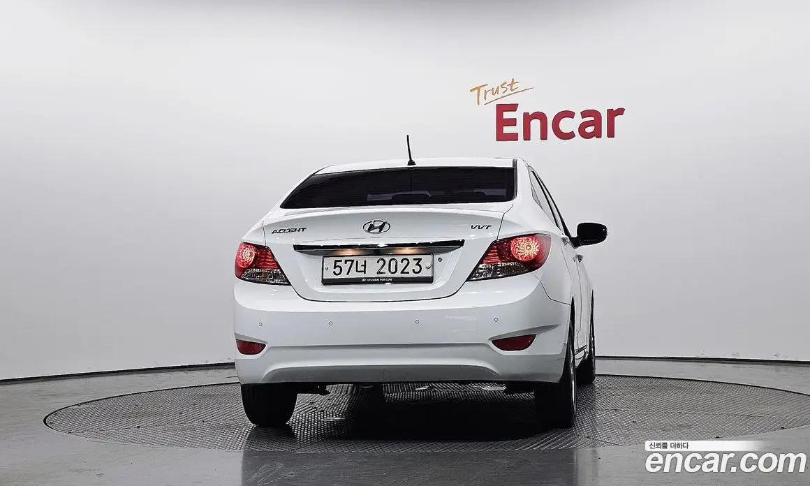 Hyundai Accent 2012 1.4 автомат (гидро), фото 3