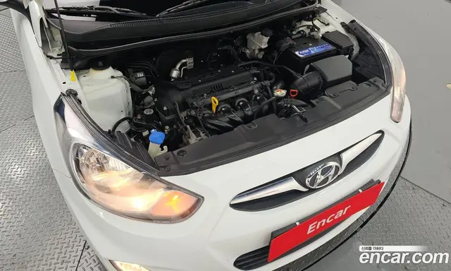 Hyundai Accent 2012 1.4 автомат (гидро), миниатюра 5