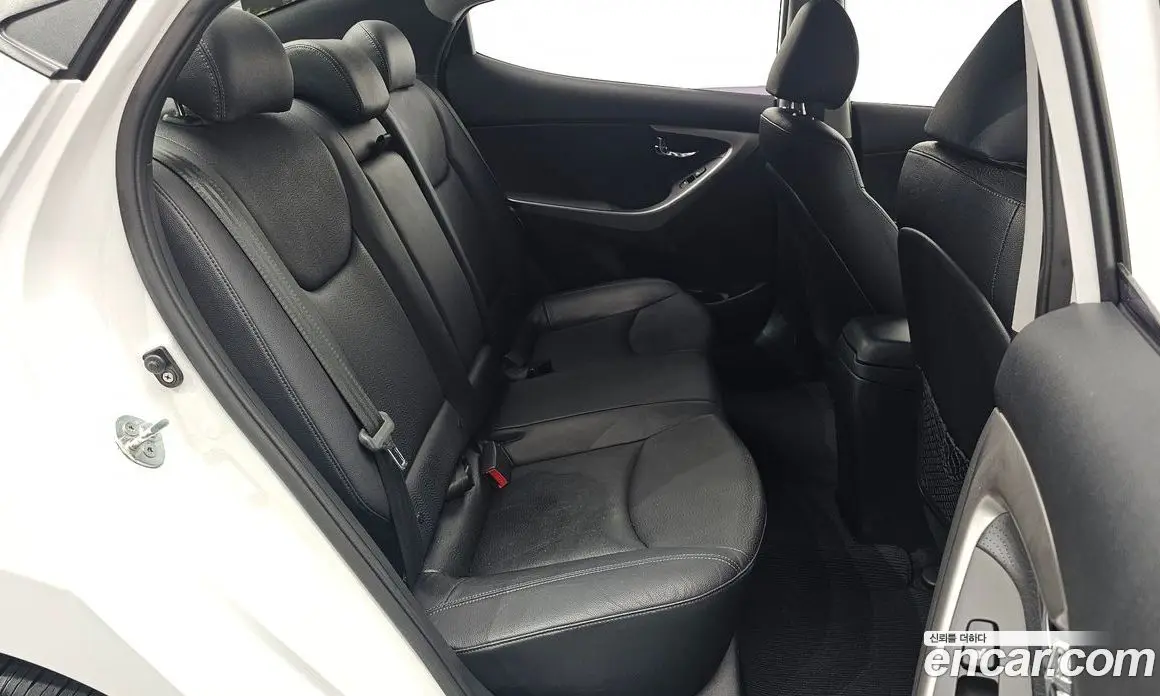 Hyundai Avante 2012 1.6 автомат (гидро), фото 16