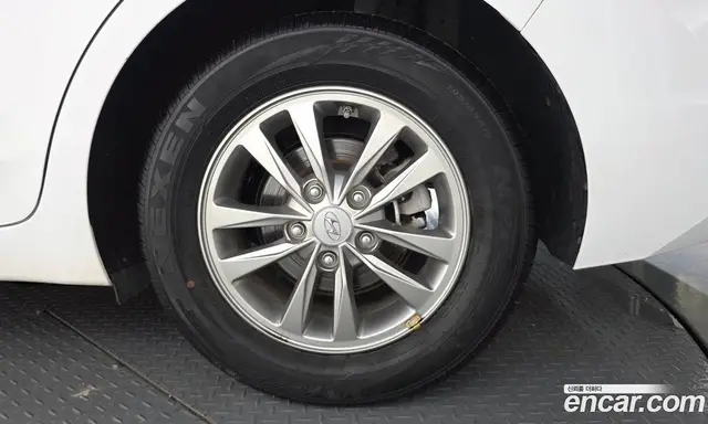 Hyundai Avante 2019 1.6 автомат (гидро), миниатюра 7 Hyundai Avante 2019 1.6 автомат (гидро), миниатюра 7
