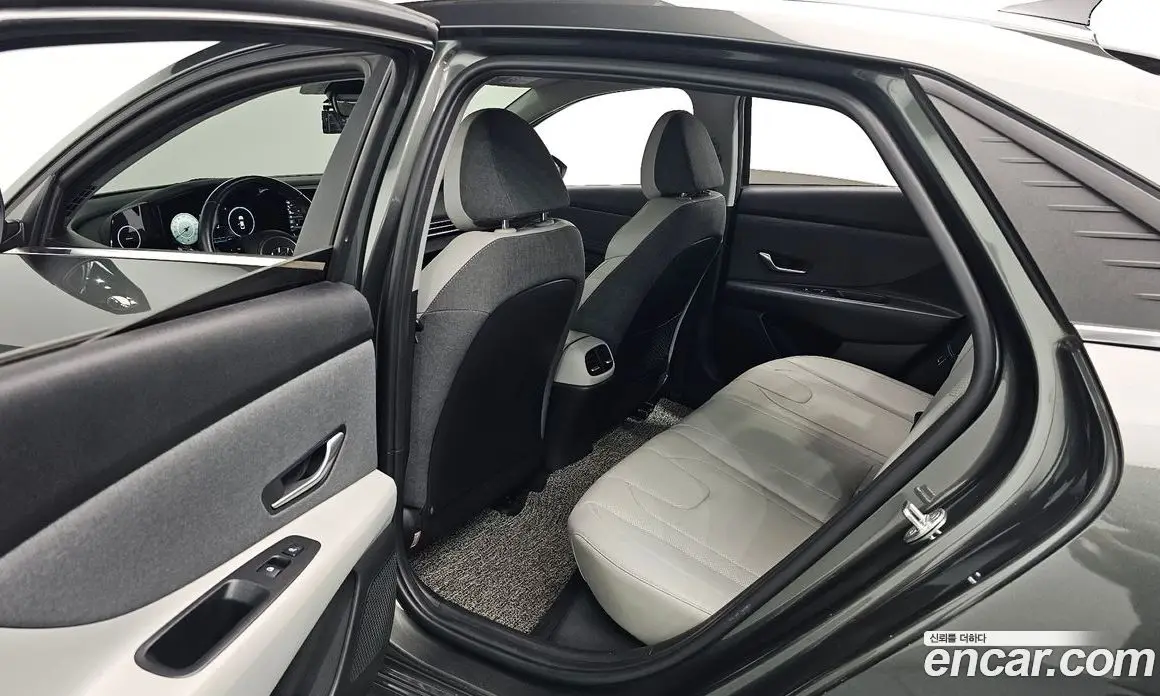 Hyundai Avante 2022 1.6 автомат (гидро), фото 12