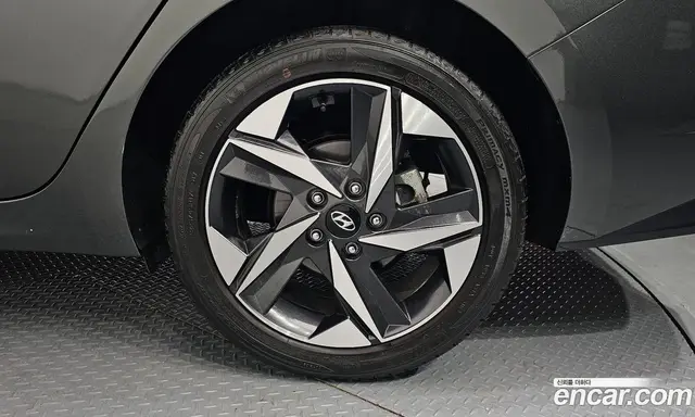 Hyundai Avante 2022 1.6 автомат (гидро), миниатюра 5