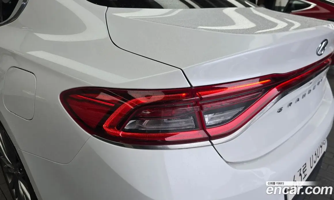 Hyundai Grandeur 2016 3.0 автомат (гидро), фото 9 Hyundai Grandeur 2016 3.0 автомат (гидро), фото 9