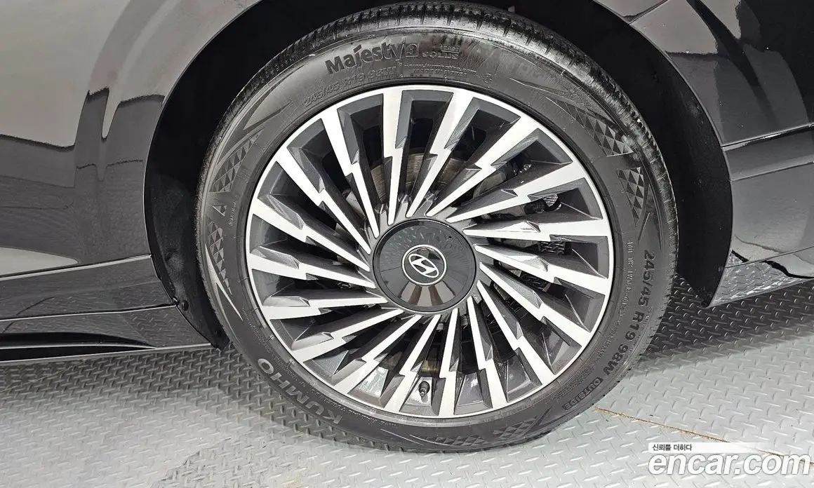 Hyundai Grandeur 2023 1.6 автомат (гидро), фото 7