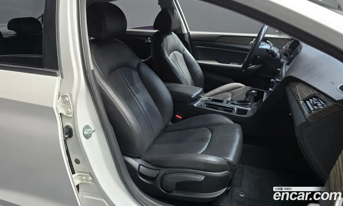 Hyundai Sonata 2015 2.0 автомат (гидро), фото 18