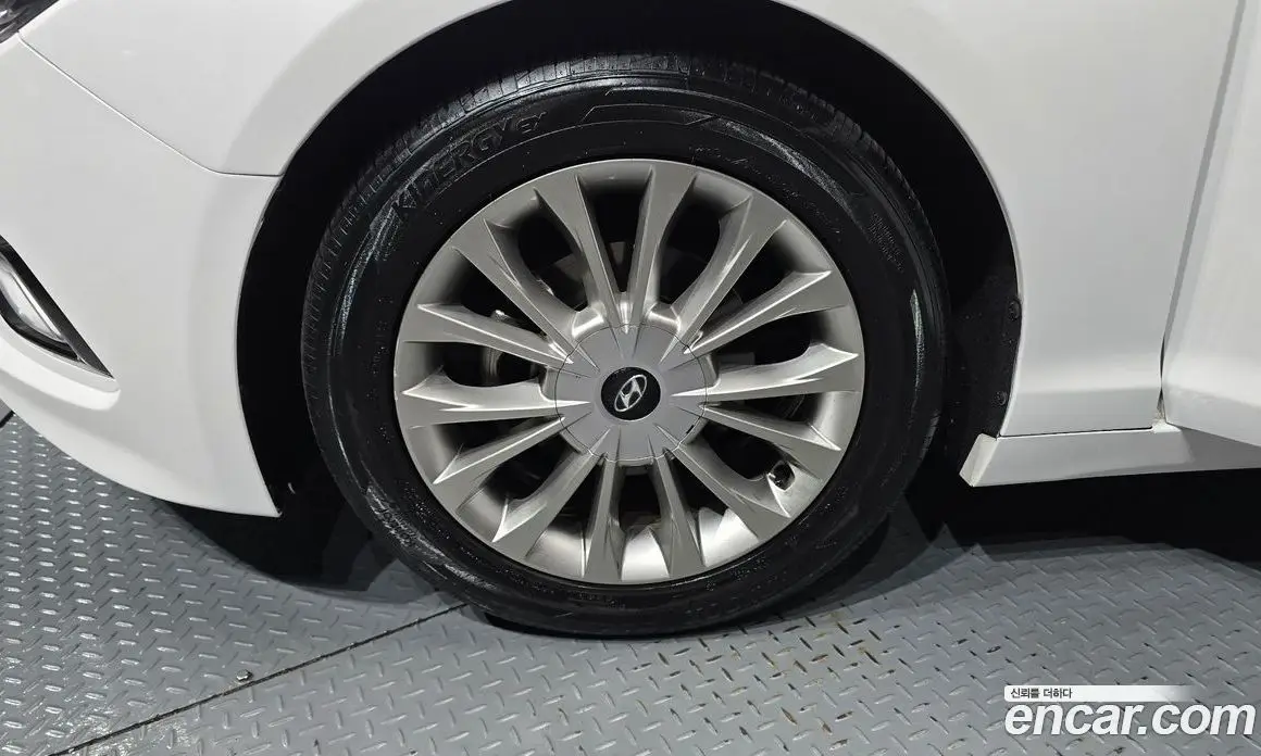 Hyundai Sonata 2015 2.0 автомат (гидро), фото 5