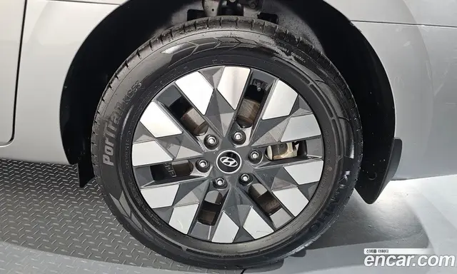 Hyundai Staria 2023 2.2 автомат (гидро), миниатюра 7 Hyundai Staria 2023 2.2 автомат (гидро), миниатюра 7