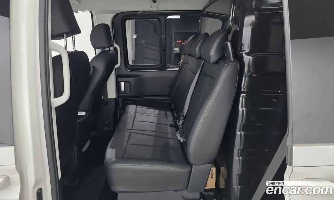Hyundai Staria 2023 2.2 автомат (гидро), фото 16