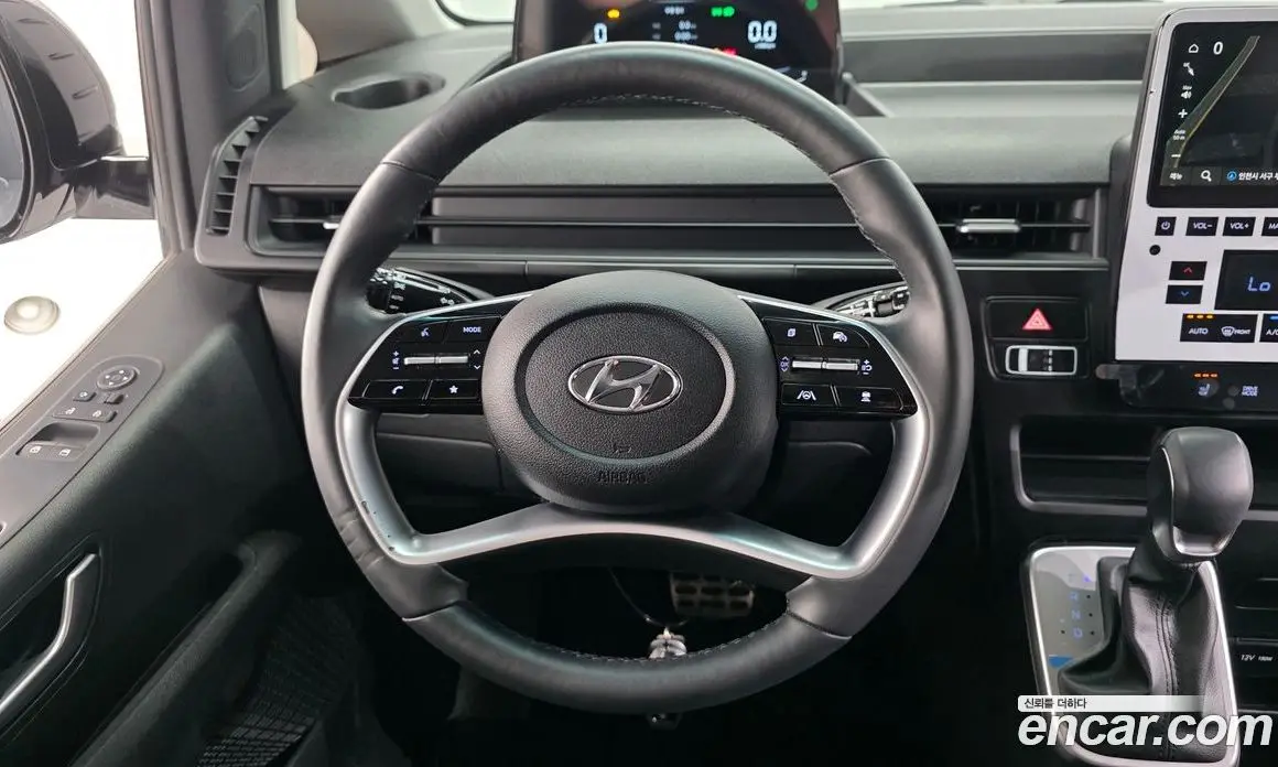 Hyundai Staria 2023 2.2 автомат (гидро), фото 19