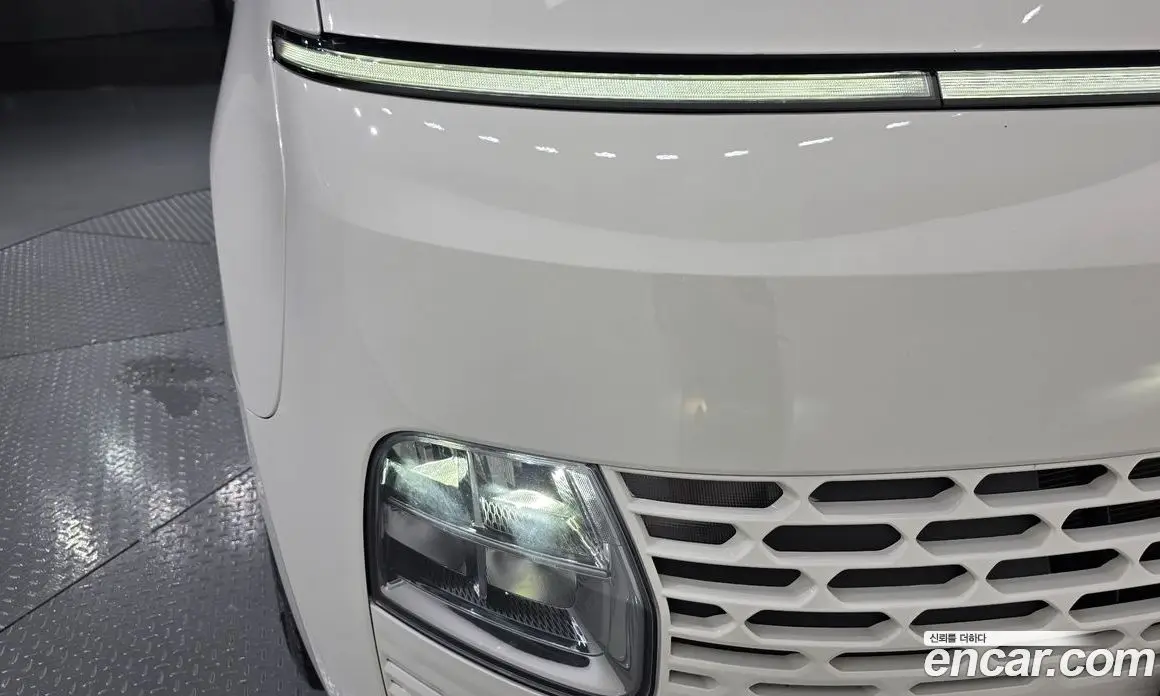 Hyundai Staria 2023 2.2 автомат (гидро), фото 8