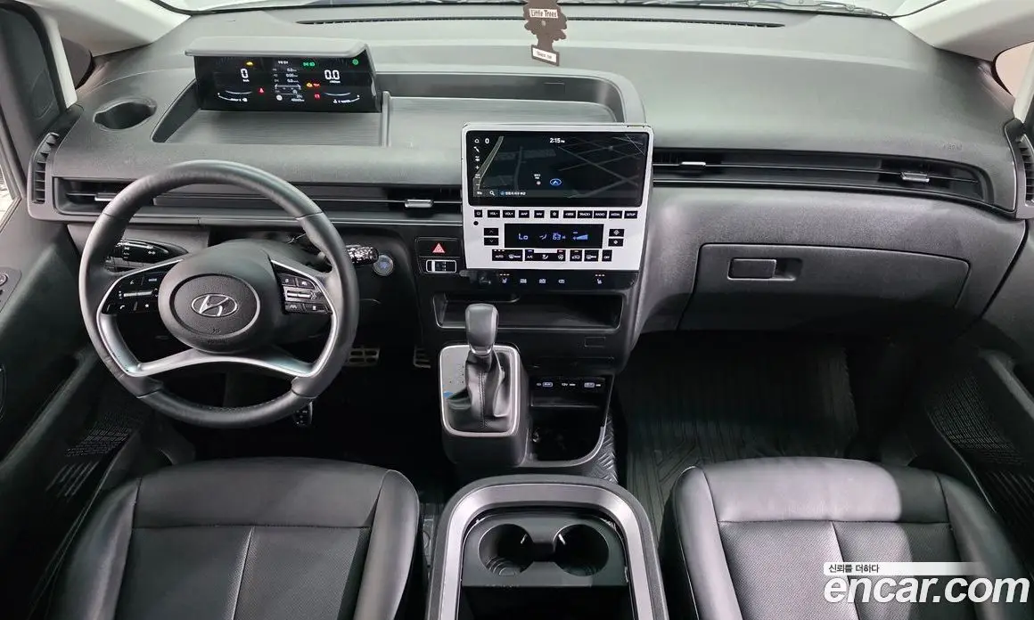 Hyundai Staria 2023 2.2 автомат (гидро), фото 10