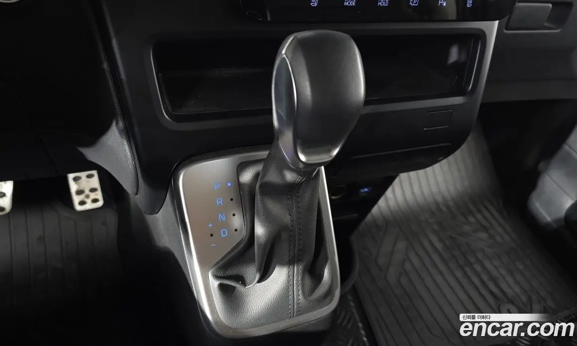 Hyundai Staria 2024 2.2 автомат (гидро), фото 12