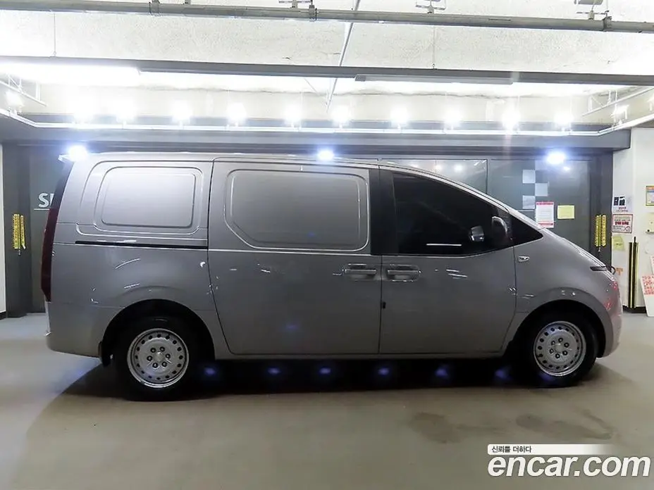 Hyundai Staria 2025 2.2 автомат (гидро), фото 4 Hyundai Staria 2025 2.2 автомат (гидро), фото 4