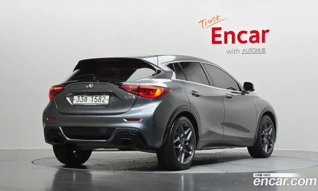Infiniti Q30 2017 2.0 автомат (гидро), миниатюра 2