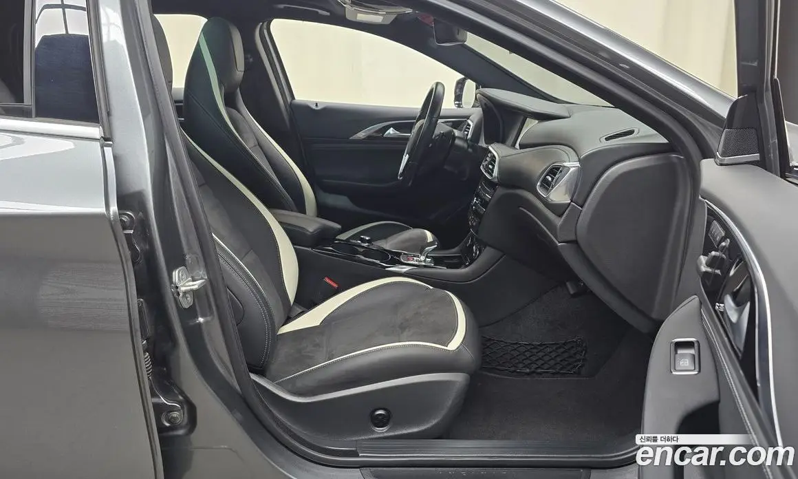 Infiniti Q30 2017 2.0 автомат (гидро), фото 16