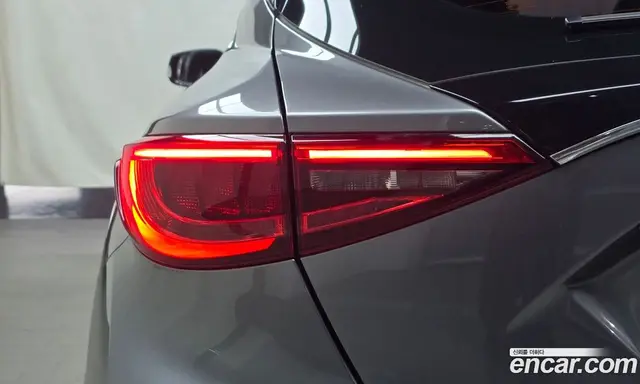 Infiniti Q30 2017 2.0 автомат (гидро), миниатюра 9