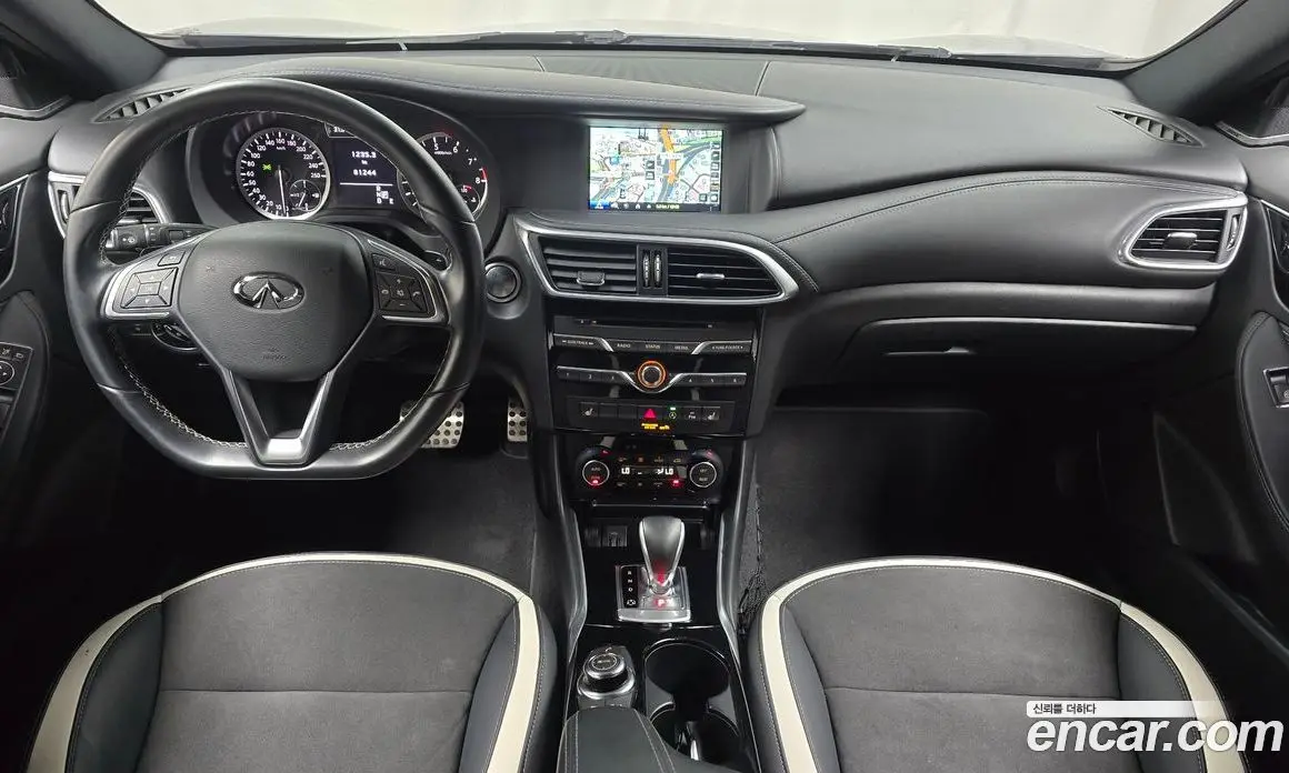 Infiniti Q30 2017 2.0 автомат (гидро), фото 10